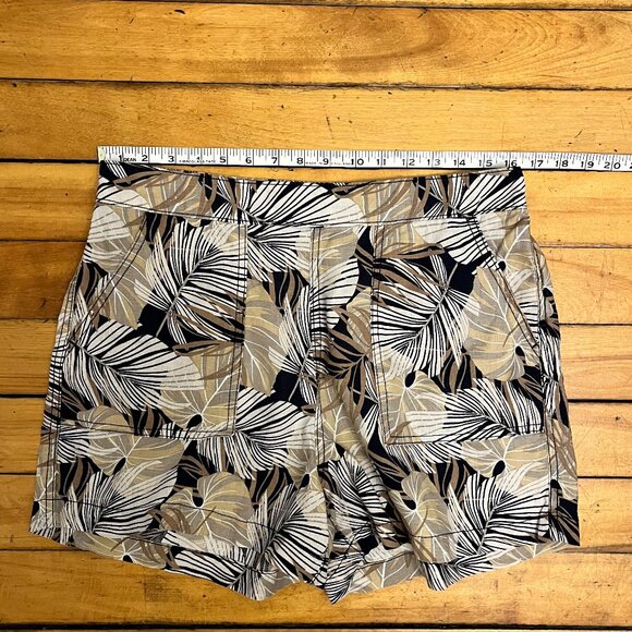 C&C California Tropical Print Linen Blend Short, Size Large - Picture 7 of 9